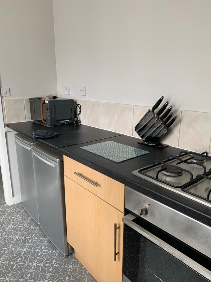 The Greens Apartment Farnworth Bagian luar foto
