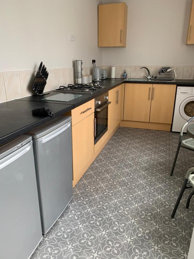 The Greens Apartment Farnworth Bagian luar foto